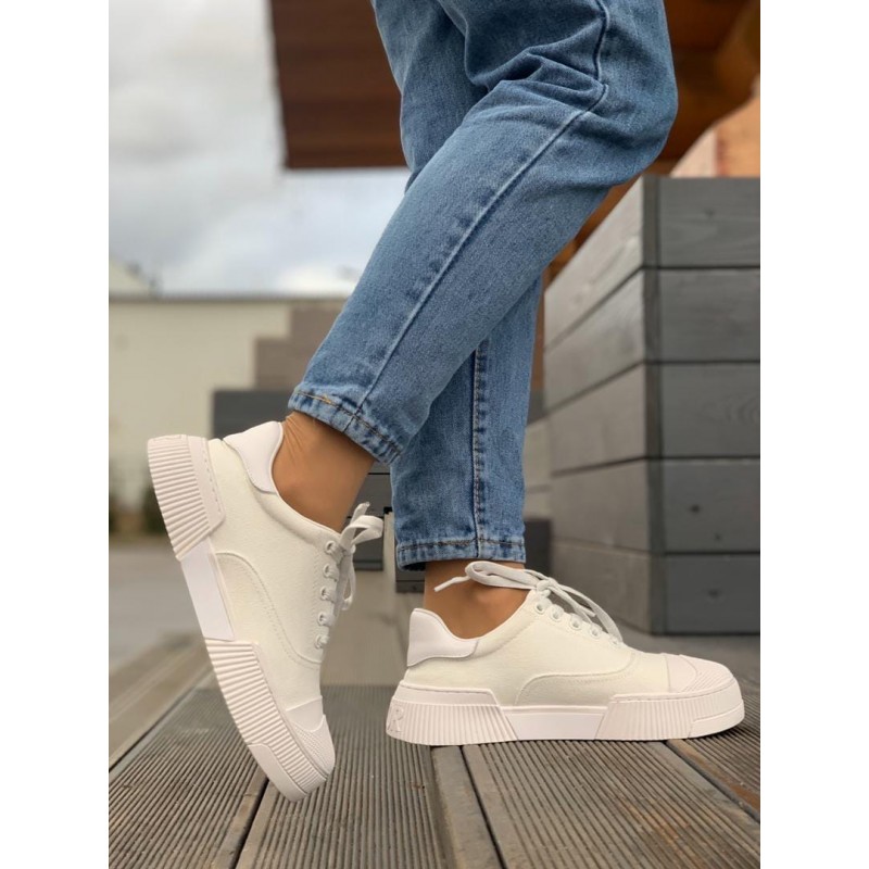 wide fitting shoes for women